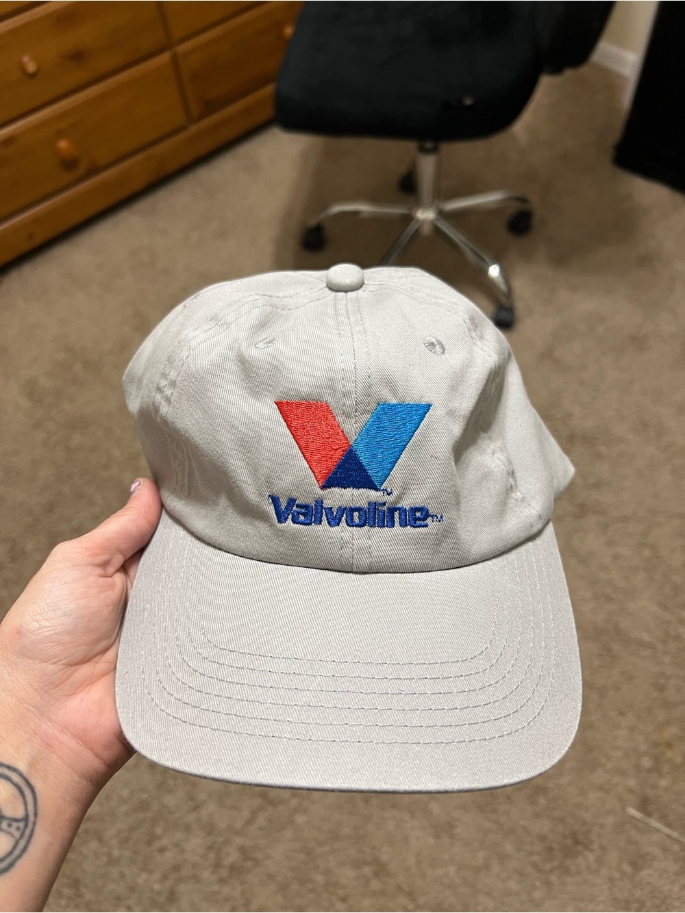 Valvoline hat brand new